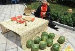 吃席吃瓜图片大全搞笑,欢乐瞬间尽收眼底