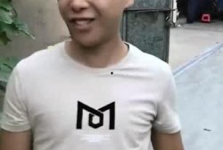 吃瓜大嘴被偷视频,引发网友热议