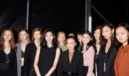 刘嘉玲吃瓜事件,真相背后引网友热议