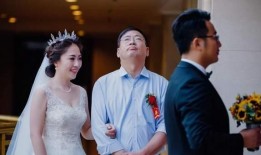 新娘出嫁吃瓜,喜糖瓜香飘满堂