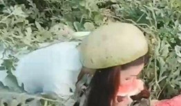 冬奥小姐姐吃瓜,揭秘赛场背后的趣味瞬间