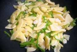 中伏吃面 夏天吃瓜