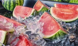 趴窗台上吃瓜,揭秘趴窗台吃瓜的独特魅力