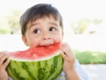 合肥幼儿吃瓜,夏日清凉趣味无限