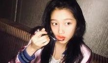 男生说吃瓜女生,吃瓜女生，揭秘网络热议背后的真相