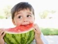 合肥幼儿吃瓜,夏日清凉趣味无限