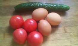 农人小瑞吃瓜,农人小瑞的甜蜜瓜田生活