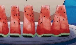 标准的吃瓜姿势,轻松解锁夏日消暑新技能