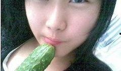 漂亮的美女吃瓜,美女邂逅甜蜜瓜香