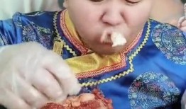 蒙古哥吃瓜,揭秘草原上的娱乐新风尚