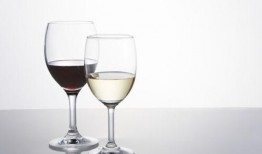 吃瓜后喝白酒,夏日消遣新风尚