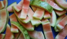 月子里吃小白瓜,小白瓜助力产后恢复，营养美味两不误