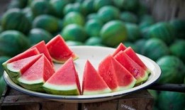 吃西瓜算吃瓜吗为什么,揭秘“吃瓜”一词的趣味内涵