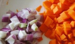 楠瓜可以和洋葱一起吃吗,健康美味两不误