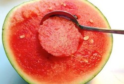 没有刀勺怎么吃瓜,无刀勺巧食瓜果的创意攻略