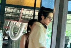 老奶奶吃瓜房塌了,吃瓜房塌陷惊魂记