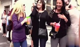 外国整蛊恶搞吃瓜,吃瓜群众背后的疯狂世界